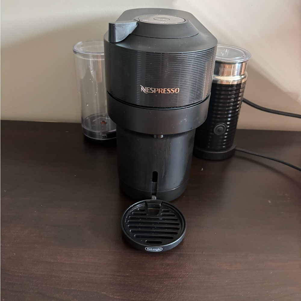 Nespresso Vertuo Pop+ Black Coffee Machine with Aerocino Milk Frother